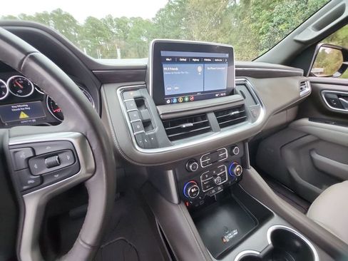 Used 2021 Chevrolet Tahoe Z71 image 17