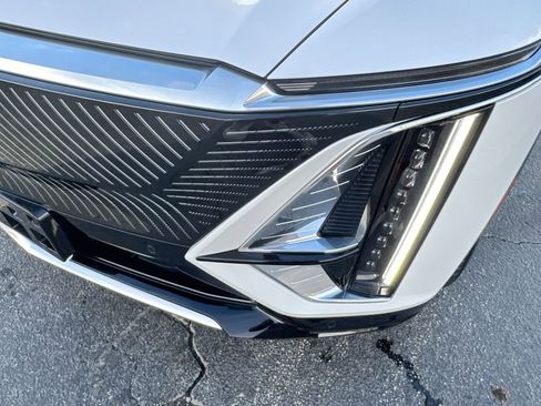 Used 2025 Cadillac Lyriq Luxury w/ LPO, Floor Liner Package image 10