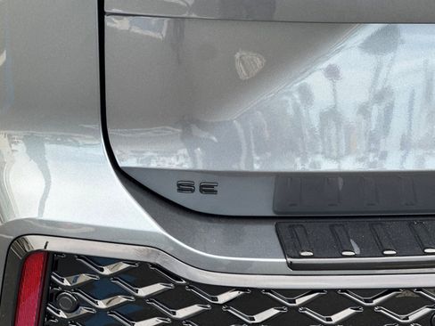 New 2026 Volkswagen Tiguan SE R-Line image 7