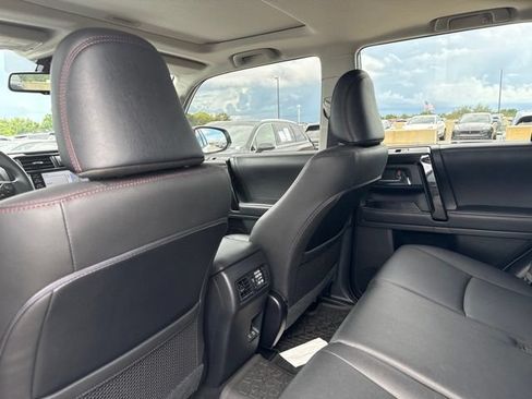 Used 2022 Toyota 4Runner TRD Off-Road Premium w/ Moonroof Package AWD/4WD image 11