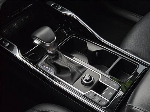 Certified 2023 Kia Sorento SX image 24