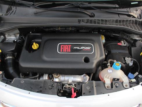 Used 2017 FIAT 500L Pop image 40