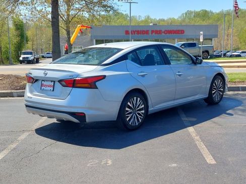 Used 2024 Nissan Altima 2.5 SV image 3