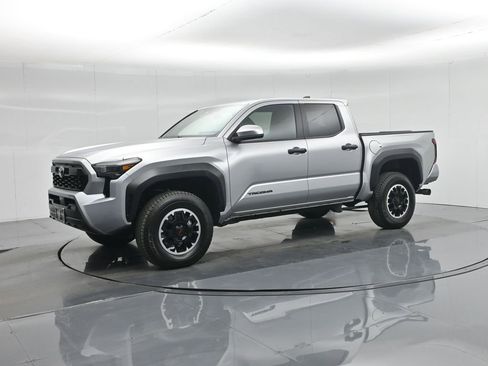 Used 2024 Toyota Tacoma TRD Off-Road image 26