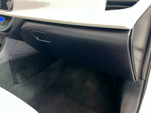 Used 2015 Toyota Corolla LE image 34