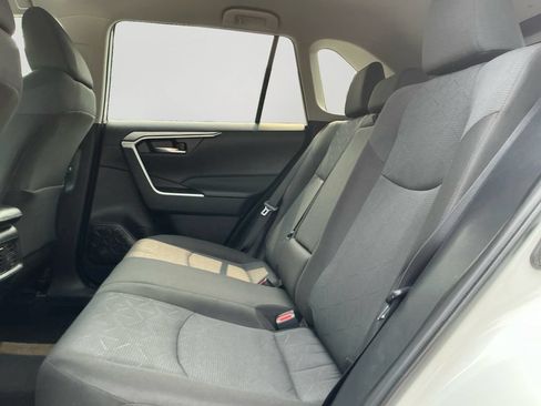 Used 2025 Toyota RAV4 XLE AWD/4WD image 10