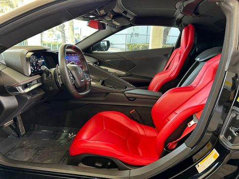 Used 2022 Chevrolet Corvette Stingray Coupe w/ Z51 Performance Package image 9