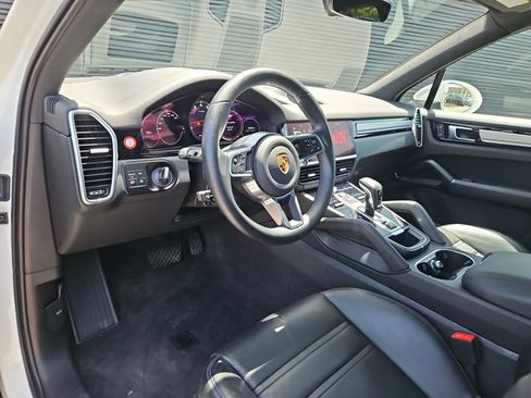 Used 2023 Porsche Cayenne Platinum Edition AWD/4WD image 4