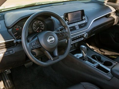 Used 2024 Nissan Altima 2.5 S image 10