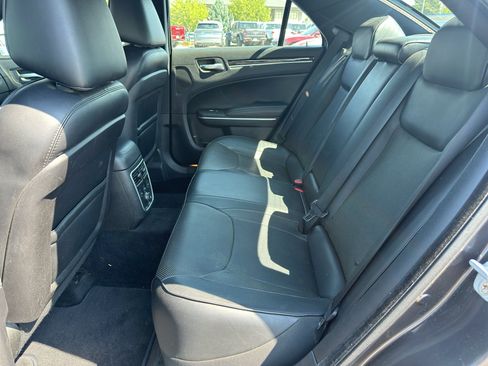 Used 2014 Chrysler 300 C w/ Beats Audio Group RWD image 21