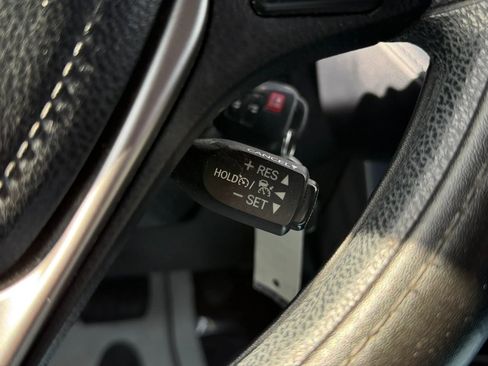 Used 2018 Toyota RAV4 LE w/ All Weather Liner Package FWD image 23