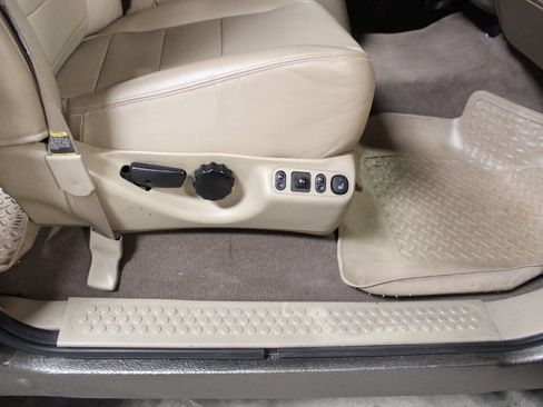 Used 2004 Ford Excursion Limited image 27