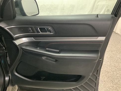 Used 2017 Ford Explorer Sport AWD/4WD image 27