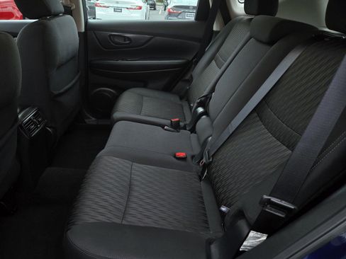 Used 2020 Nissan Rogue S image 11