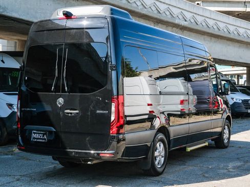 Used 2025 Mercedes-Benz Sprinter 2500 image 4