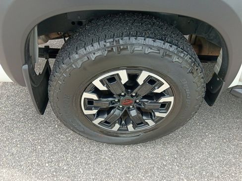 Used 2024 Nissan Frontier Pro-X RWD image 23
