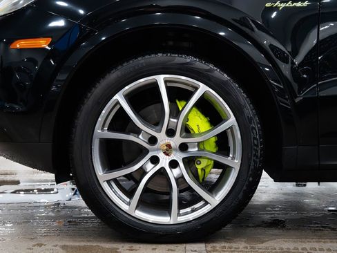 Used 2023 Porsche Cayenne image 7