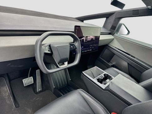 Used 2025 Tesla Cybertruck AWD Crew Cab image 7