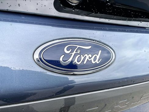 Used 2021 Ford Explorer XLT w/ Equipment Group 202A RWD image 28