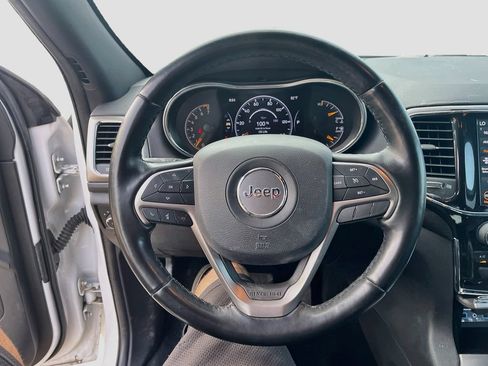 Used 2021 Jeep Grand Cherokee Laredo X AWD/4WD image 11