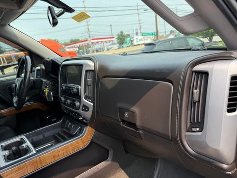 Used 2014 GMC Sierra 1500 SLT w/ SLT Preferred Package AWD/4WD image 30