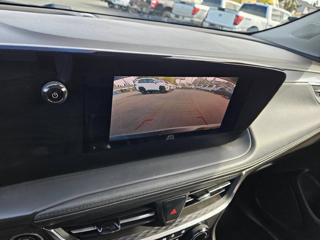 Used 2025 Buick Encore GX Preferred AWD/4WD image 29