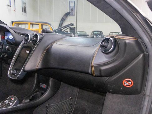 Used 2017 McLaren 570S Coupe image 32