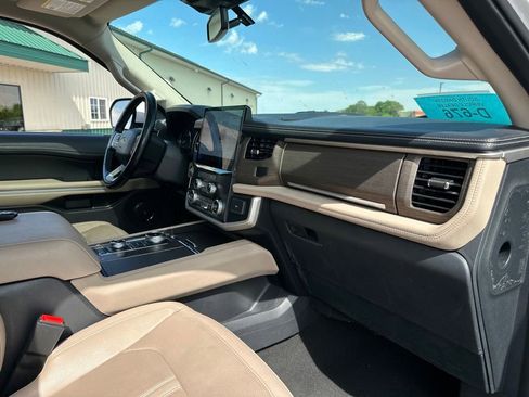 Used 2024 Ford Expedition Max Limited AWD/4WD image 31