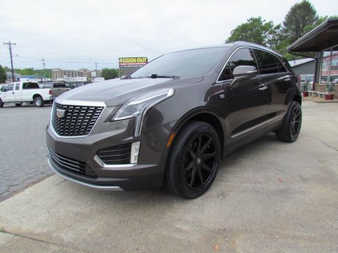 Used 2020 Cadillac XT5 Premium Luxury FWD image 4