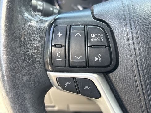 Used 2019 Toyota Highlander Limited image 29