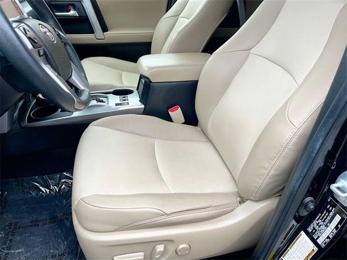 Used 2021 Toyota 4Runner SR5 Premium image 19