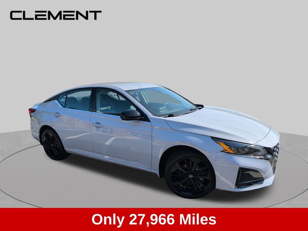 Used 2025 Nissan Altima 2.5 SR AWD/4WD image 8