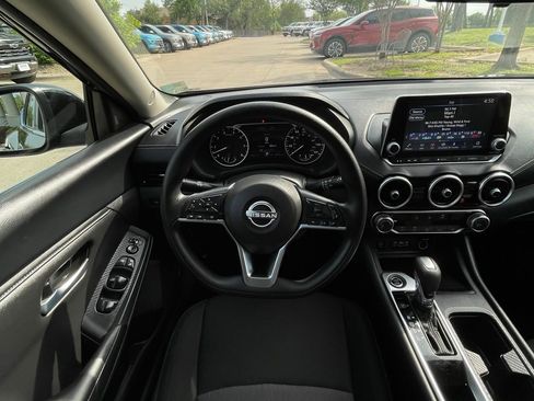 Used 2024 Nissan Sentra SV FWD image 12