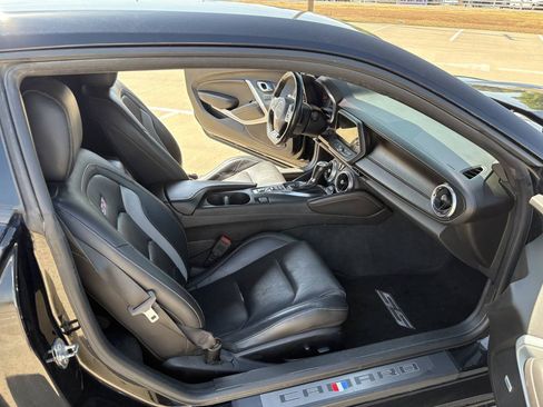 Used 2019 Chevrolet Camaro SS RWD image 11