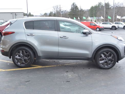 Used 2022 Kia Sportage LX w/ LX AWD Value Edition Package image 3