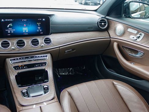 Used 2022 Mercedes-Benz E 350 4MATIC Sedan image 16
