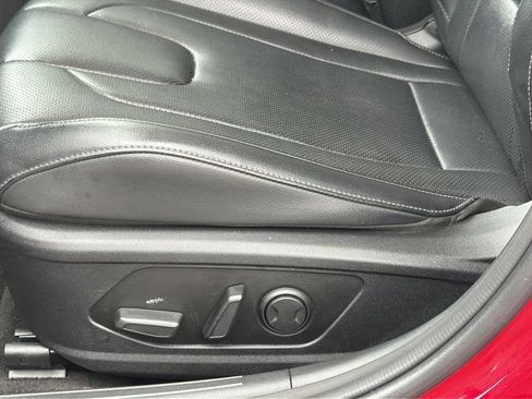 Used 2025 Hyundai Elantra Limited FWD image 19