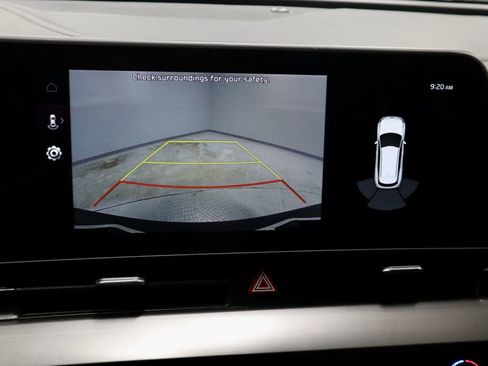 Used 2025 Kia Sportage EX FWD image 2