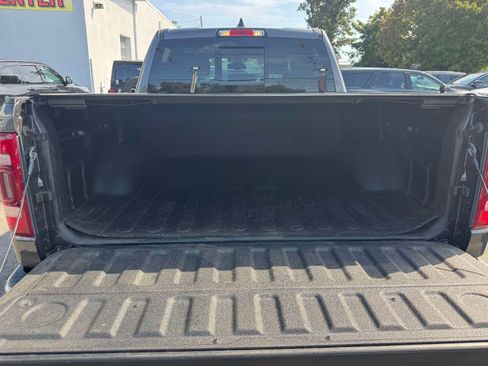 Used 2019 RAM 1500 Laramie AWD/4WD image 15