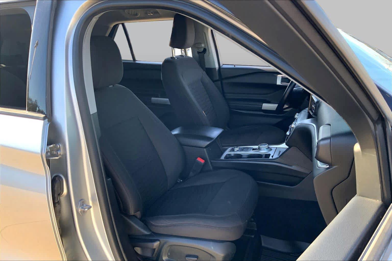 Used 2021 Ford Explorer XLT AWD/4WD image 8