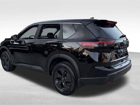 New 2026 Nissan Rogue SV FWD image 5