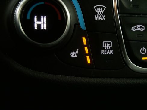 Used 2023 Chevrolet Equinox LT image 22