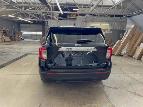 Certified 2024 Ford Explorer XLT AWD/4WD image 4