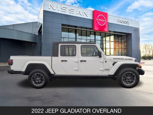 Used 2022 Jeep Gladiator Overland image 6