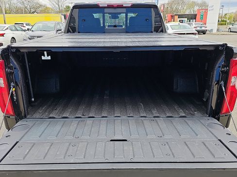 Used 2022 Chevrolet Silverado 1500 High Country w/ High Country Premium Package AWD/4WD image 33