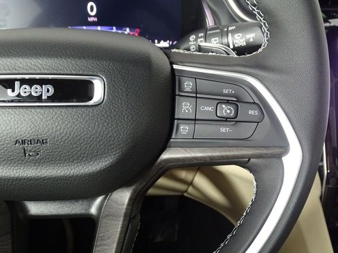 New 2025 Jeep Grand Cherokee L Limited image 30