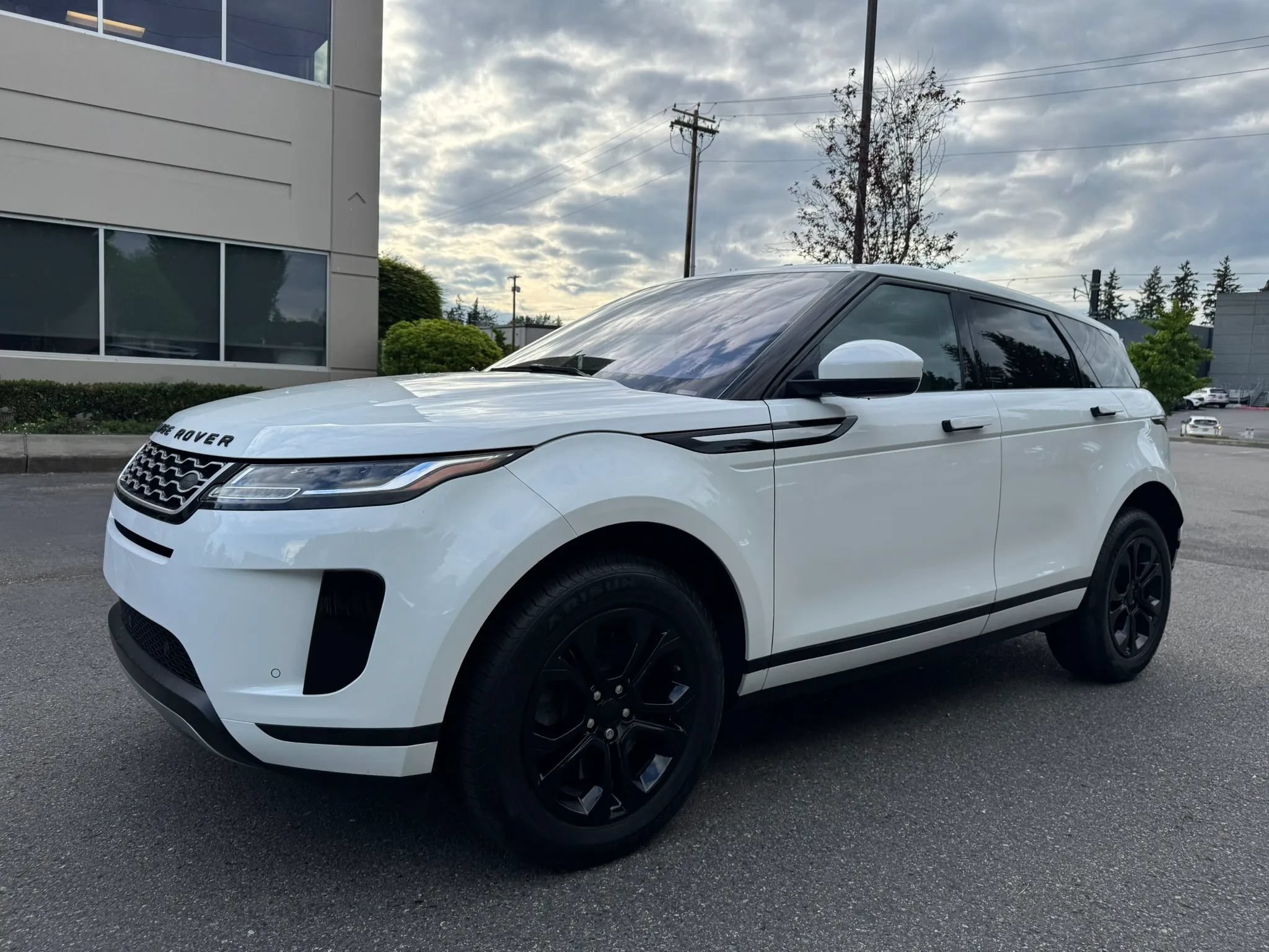 Used 2020 Land Rover Range Rover Evoque S AWD/4WD image 5
