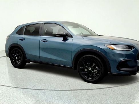 Used 2024 Honda HR-V Sport image 3
