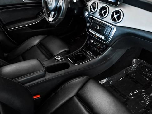 Used 2018 Mercedes-Benz CLA 250 image 21