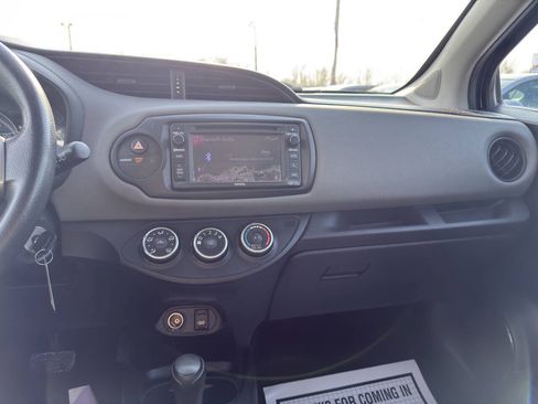 Used 2017 Toyota Yaris L w/ Carpet Mat Package FWD image 13